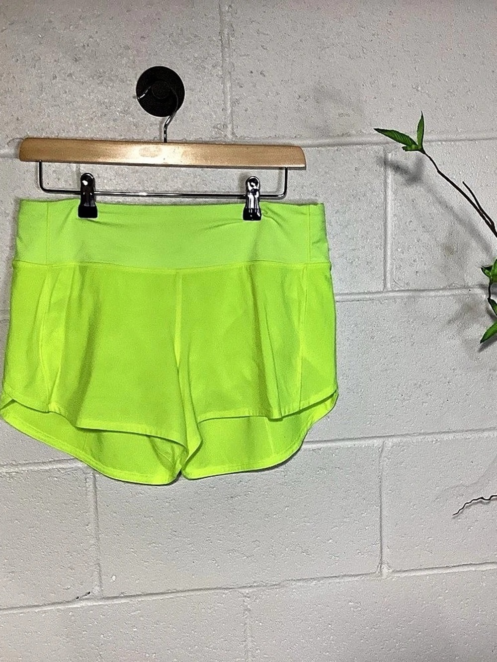 Lululemon Speed Up High-Rise Lined Short 4" Green Size 8